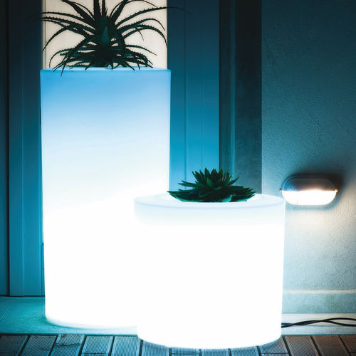 Vaso da giardino in polietilene a bassa densità LDPE - TUBINI - SERRALUNGA - rotondo / luminoso / per uso residenziale