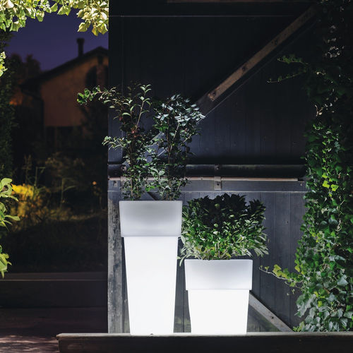 Vaso da giardino in polietilene a bassa densità LDPE - TORRE  - SERRALUNGA - conico / luminoso / per uso residenziale