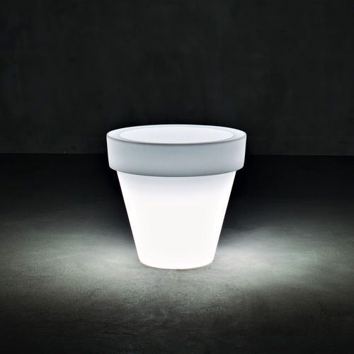 Vaso da giardino in polietilene a bassa densità LDPE - VAS-THREE - SERRALUNGA - conico / luminoso / di Luisa Bocchietto