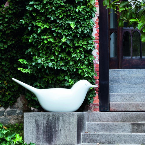 Scultura in polietilene a bassa densità LDPE - PALOMA - SERRALUNGA - da giardino / a pavimento / bianca