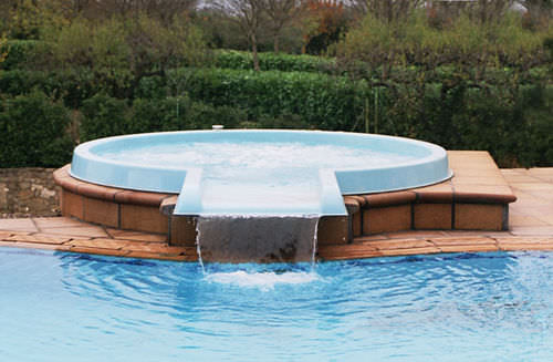 Spa da incasso - Multiforma - circolare / 6 posti / per uso residenziale
