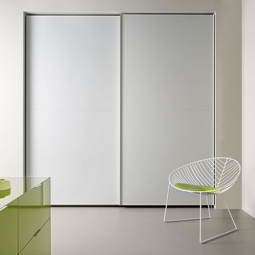 Armadio contemporaneo - Dica - in legno / a porte scorrevoli / su misura