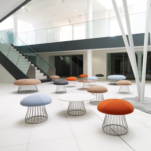 Sgabello contemporaneo - MAGIC - Boss Design - con supporto in metallo / con base centrale / imbottito