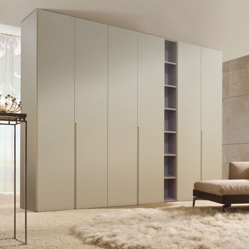 Armadio contemporaneo - Falegnami - in legno laccato / con ante battenti / con libreria