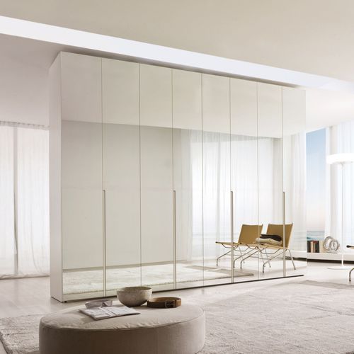 Armadio contemporaneo - Falegnami - in legno laccato brillante / con ante battenti