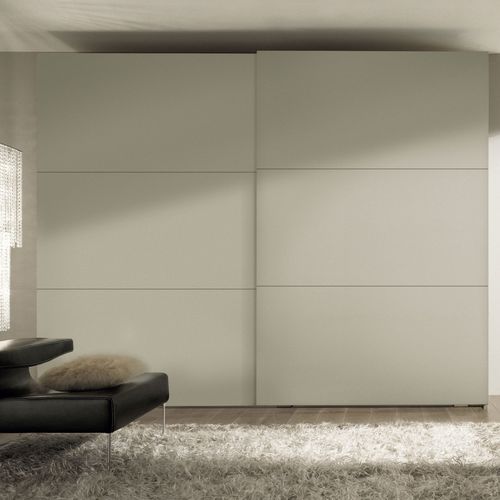Armadio contemporaneo - Falegnami - in legno laccato / a porte scorrevoli