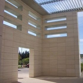 Rivestimento di facciata in pannelli - REV’PROJECT SEMI RIJO - LUSOROCHAS NATURAL STONE - in pietra naturale / verticale / liscio
