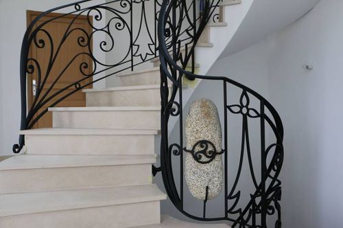 Gradino in pietra naturale - Moleanos LR  - LUSOROCHAS NATURAL STONE