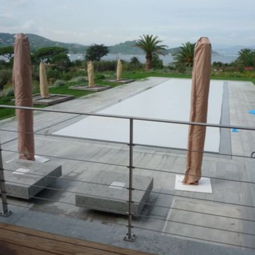 Bordo di piscina in pietra naturale - Moleanos LR - LUSOROCHAS NATURAL STONE - in pietra calcarea / antiscivolo / d'angolo
