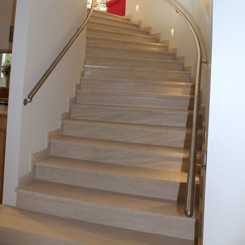 Scala a U - MOCA CREME - LUSOROCHAS NATURAL STONE - con gradini in pietra / per uso residenziale / per spazi pubblici
