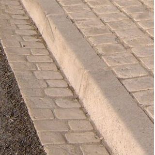Canaletta a doppia pendenza - GCAP D - Girpav - pavimentata / in pietra / per spazio pubblico