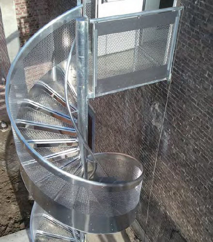 Scala a chiocciola - VOILALU® - GANTOIS Industries - con gradini metallici perforati / con struttura in metallo / contemporanea