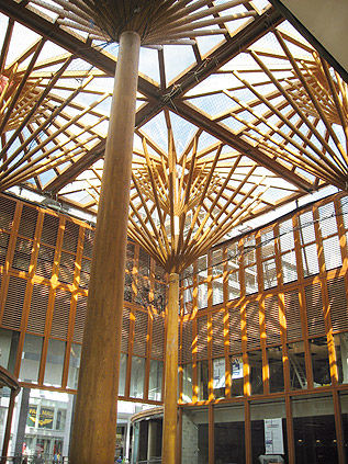 Ossatura in legno per carpenteria - PARAPLUES - HESS TIMBER - contract