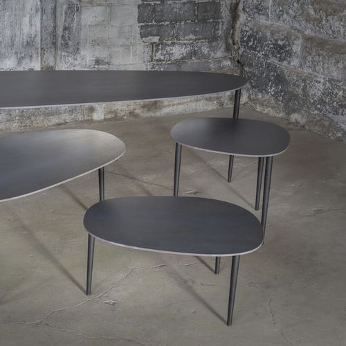Tavolino basso contemporaneo - FUZGAL - TRISS - in acciaio laccato / in ceramica / per uso residenziale