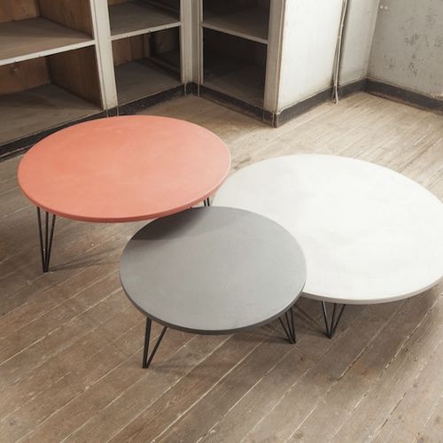 Tavolino basso contemporaneo - TRIO - TRISS - in calcestruzzo / rotondo / per uso residenziale