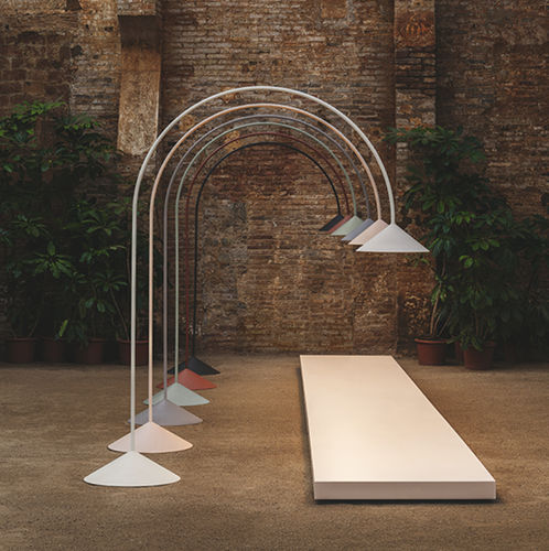 Lampada da terra - Out - VIBIA LIGHTING - in alluminio / in acciaio inossidabile / contemporanea