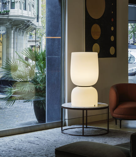 Lampada da tavolo - Ghost - VIBIA LIGHTING - in alluminio / in vetro opalescente / contemporanea