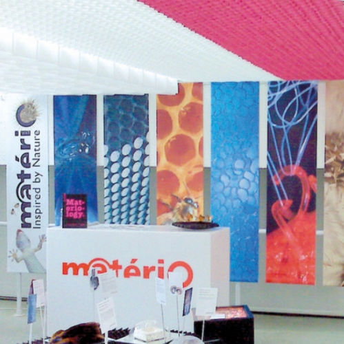 Parete tesa a muro - DECOLIT 411  - Serge Ferrari ARCHITECTURE - display / per striscioni / con motivo stampato