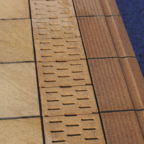 Bordo di piscina in clinker - NATURAL - TERRAKLINKER - GRES DE BREDA - antiscivolo / d'angolo