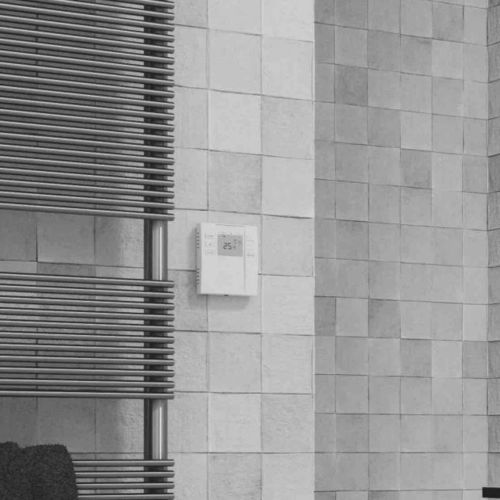 Termostato digitale - TUBES - programmabile / per radiatore / a muro