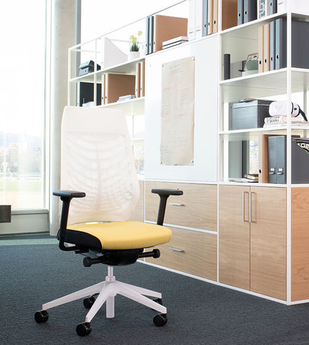 Poltrona da ufficio contemporanea - JOYCEIS3  - Interstuhl Büromöbel GmbH & Co. KG - a rete / in metallo / su misura