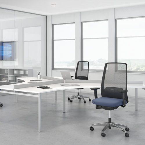 Poltrona da ufficio contemporanea - AIMIS1 - Interstuhl Büromöbel GmbH & Co. KG - a rete / in metallo / imbottita
