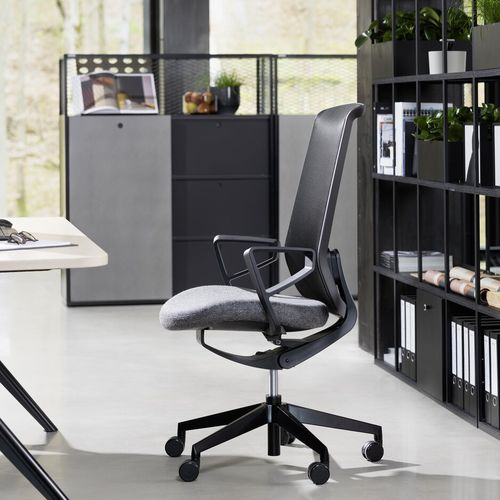 Sedia da ufficio contemporanea - MOTIV - Wiesner Hager - da interno / in tessuto / con supporto in metallo