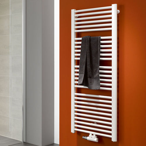 Scaldasalviette ad acqua calda - BASIC®-50 - KERMI - elettrico / contemporaneo / in metallo