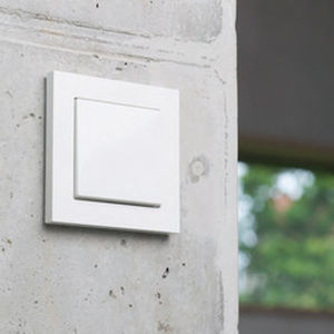 Interruttore a pulsante - M-PURE : IN SHAPE AND MATERIAL - Merten GmbH - ad incasso / quadrato