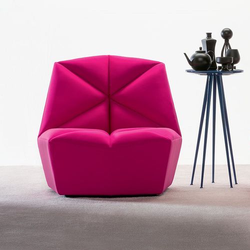 Chauffeuse contemporanea - GOSSIP - Alberta - in pelle / in tessuto / con poggiapiedi