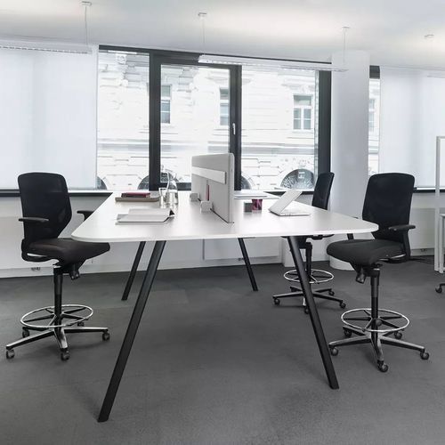 Scrivania per open space - DELTA WORKBENCH HIGH BY BENE - Bene GmbH - da terra / individuale / multiposto