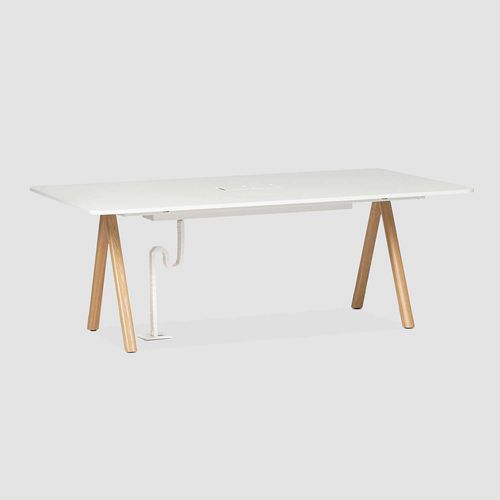 Tavolo da riunione contemporaneo - DELTA PURE MEETING - Bene GmbH - in acciaio / in legno / con supporto in quercia