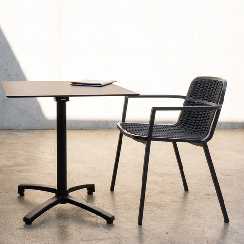 Tavolo contemporaneo - DAKOTA - DRIGANI SRL - in ghisa / in HPL / con supporto in metallo