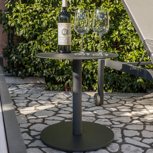 Tavolino basso contemporaneo - DAIQUIRI - DRIGANI SRL - in lamiera / con supporto in metallo / rotondo