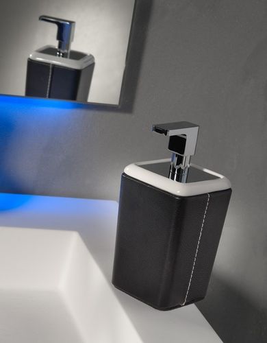 Distributore di sapone per uso residenziale - LOFT & BATH - KRAMER - da appoggio / in acciaio inossidabile / manuale