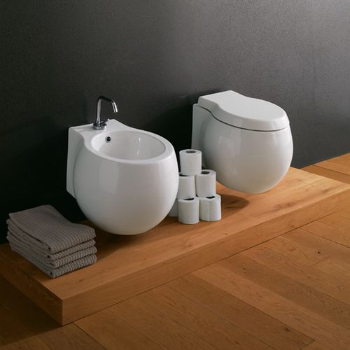 WC sospeso - 8105 - Scarabeo Ceramiche - in ceramica / per uso residenziale / ovale