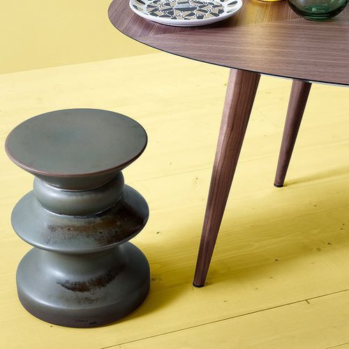 Tavolo d'appoggio design originale - TETI - Zanotta - in gres porcellanato / con base in gres porcellanato / rotondo