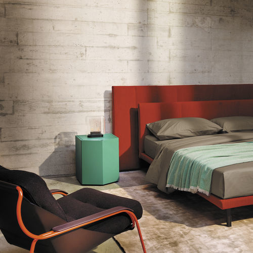 Comodino contemporaneo - Z24  - Zanotta - in MDF laccato / in vetro temprato / con supporto in MDF laccato