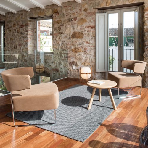 Tavolo d'appoggio contemporaneo - OLIVA  - Andreu World - in rovere / con supporto in legno / rotondo