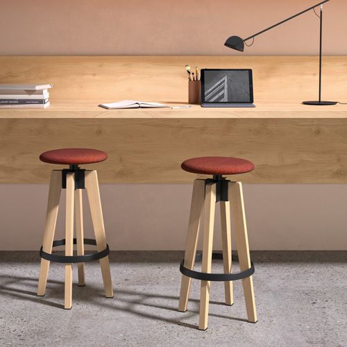Sgabello minimalista - MAKSIM - Andreu World - in pelle / in legno compensato / in ghisa di alluminio