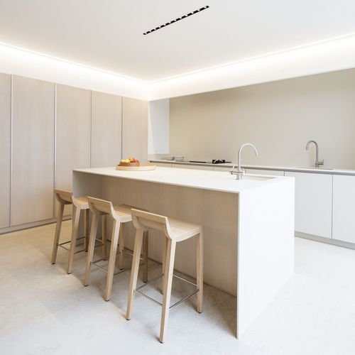 Sgabello da bar contemporaneo - RDL - Andreu World - in rovere / con supporto in quercia / con 4 gambe