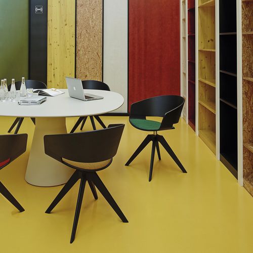 Sedia contemporanea - RONDA - Andreu World - da interno / in tessuto / in rovere