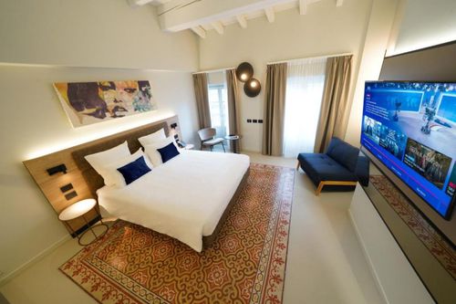 Camera d'hotel contemporanea - Bergamo Inn 21 - MOBILSPAZIO S.r.l