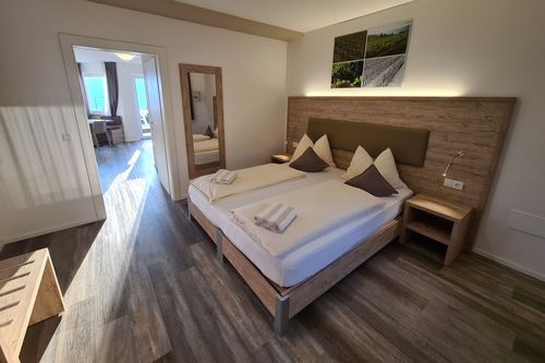 Camera d'hotel contemporanea - Appiano BZ - MOBILSPAZIO S.r.l