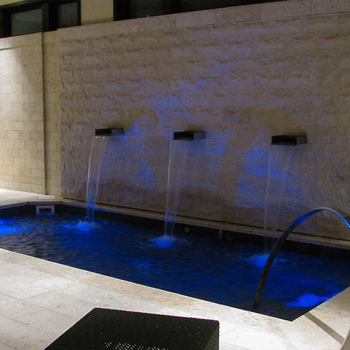 Cascata per piscina - Bradford Products LLC