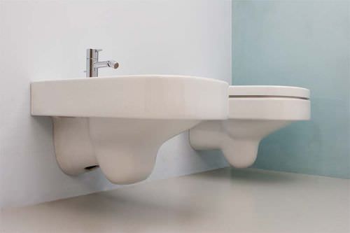 Bidet sospeso - WELLCOME - Rapsel International Srl - in ceramica