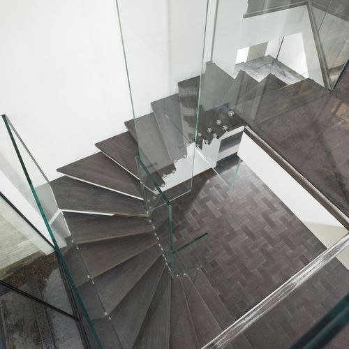Scala a U - MISTRAL WINDER - Siller Stairs - con gradini in quercia / con struttura in vetro / per uso residenziale