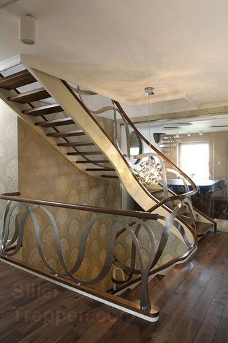 Scala elicoidale - DUBAI - Siller Stairs - con gradini in legno / con struttura in legno / contemporanea