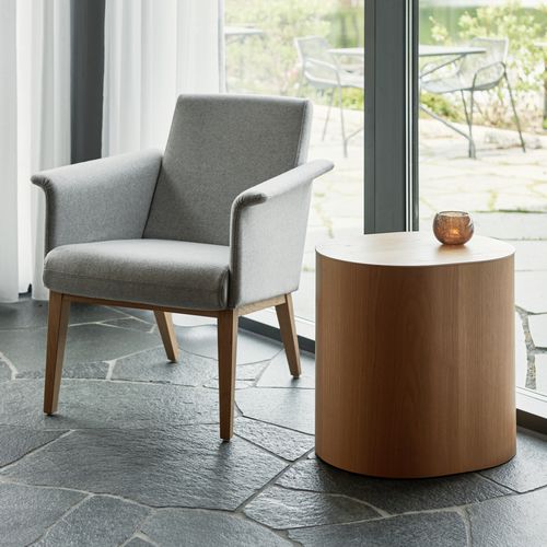 Poltrona contemporanea - LAZY - Swedese Möbler - in pelle / in tessuto / in faggio