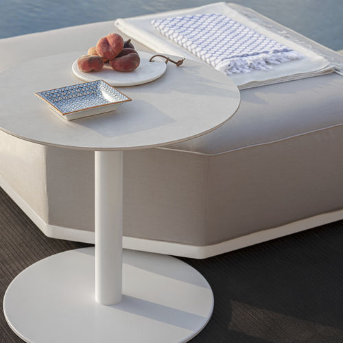 Tavolo d'appoggio contemporaneo - SMART  - Atmosphera - in HPL / con supporto in alluminio / rotondo